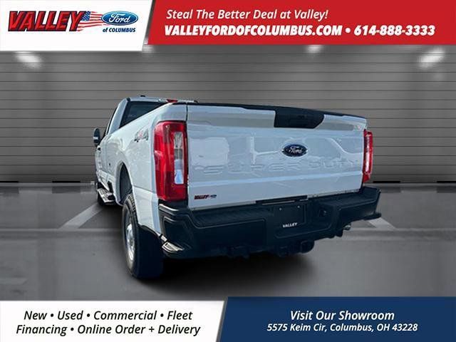 2025 Ford F-350 photo 3