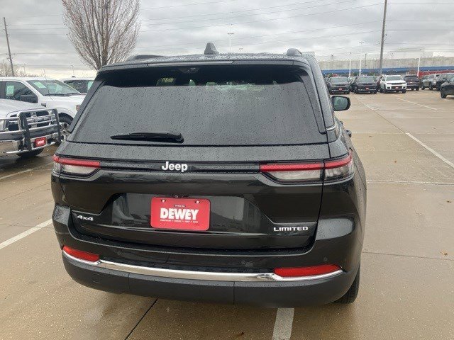 2024 Jeep Grand Cherokee Limited photo 3