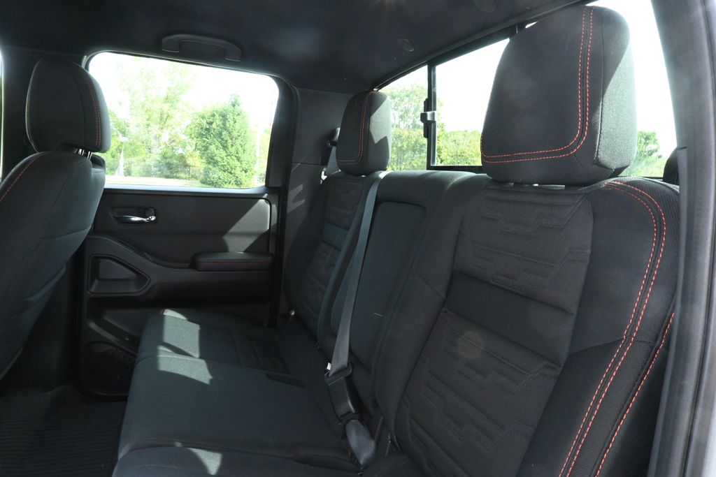 2023 Nissan Frontier PRO-4X photo 4