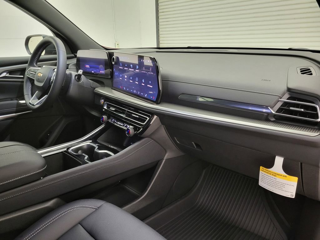 2025 Chevrolet Traverse photo 34