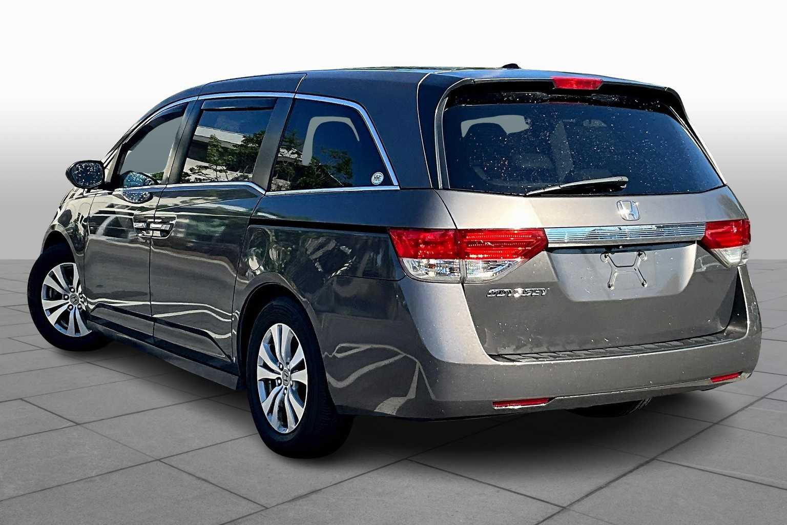 2016 Honda Odyssey EX-L photo 10