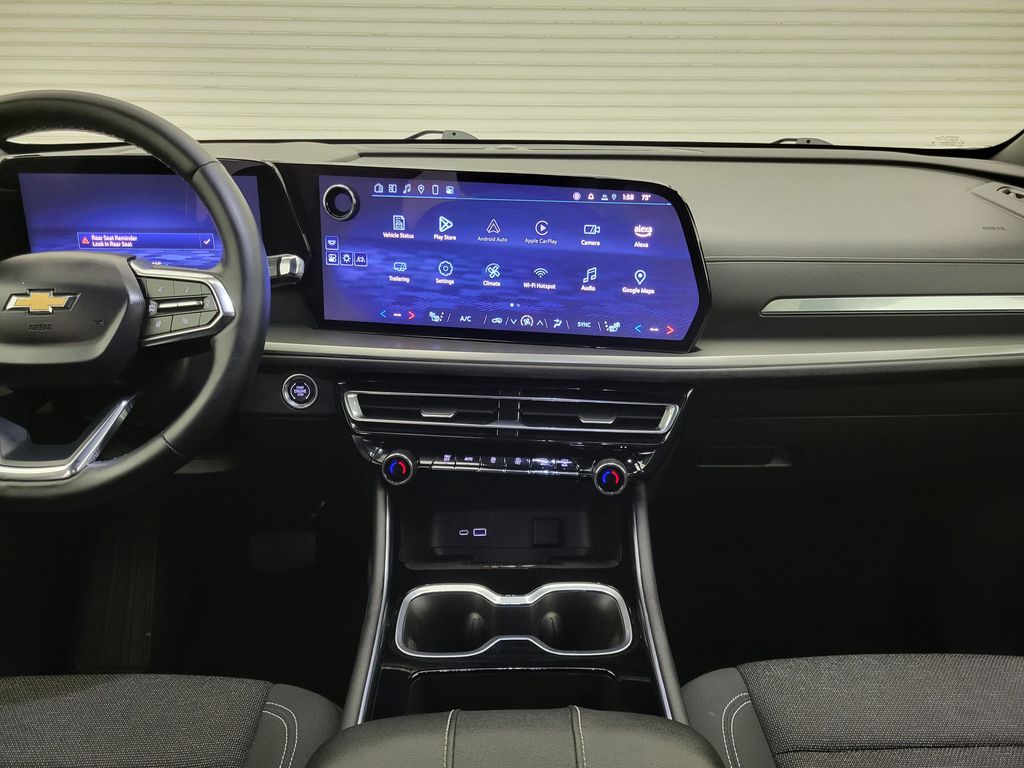 2025 Chevrolet Traverse photo 40