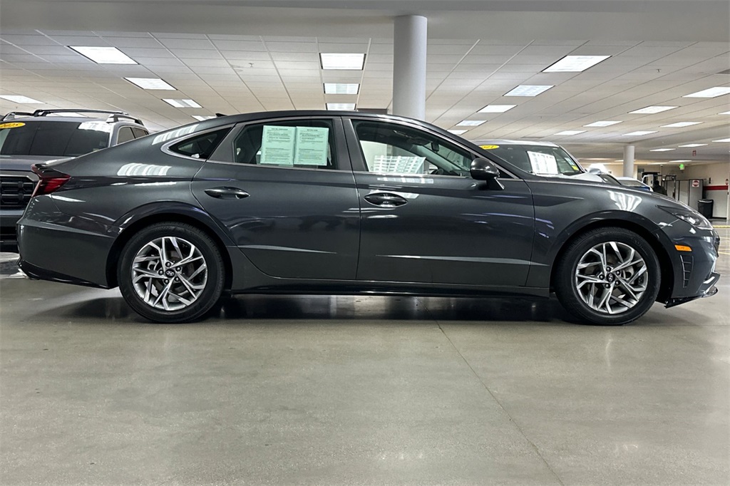 2023 Hyundai Sonata SEL photo 2