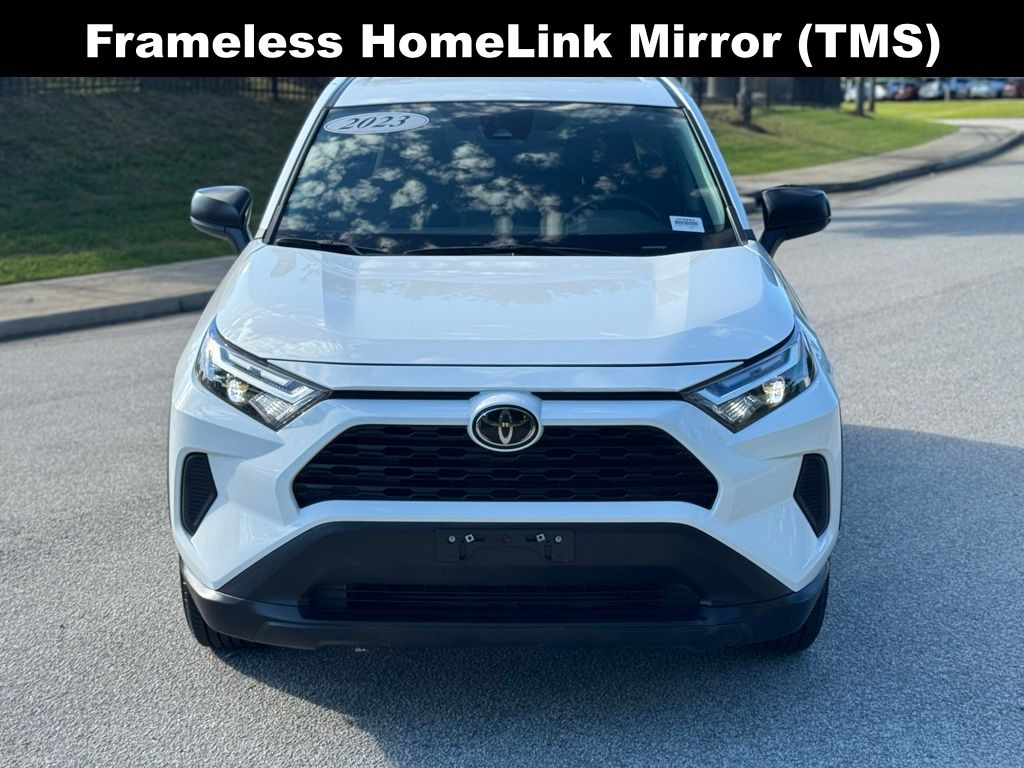 2023 Toyota RAV4 LE photo 4
