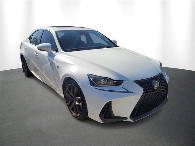 2017 Lexus IS 200t's photo