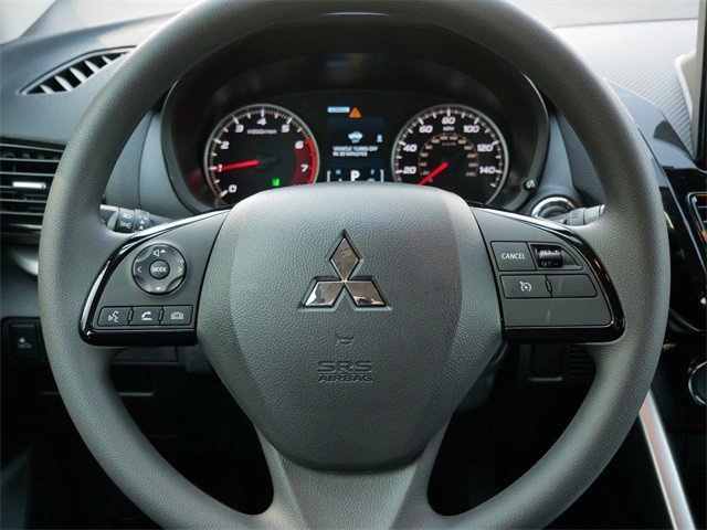 2025 Mitsubishi Eclipse Cross LE photo 8