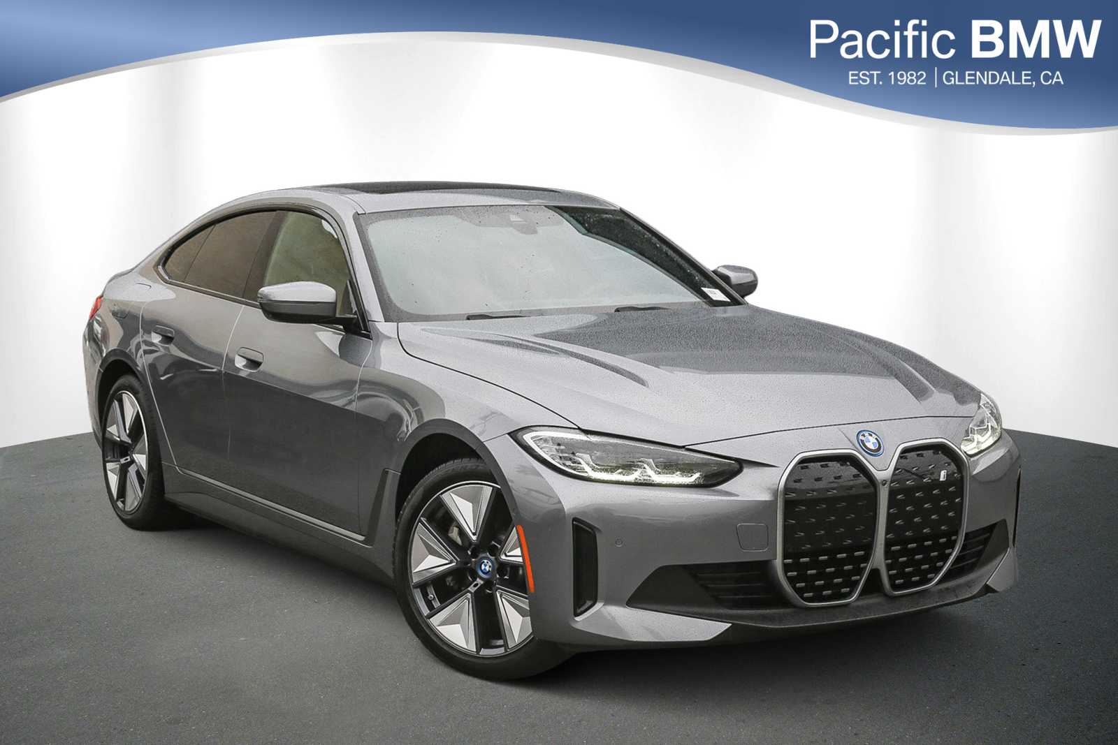 2023 BMW i4 35's photo