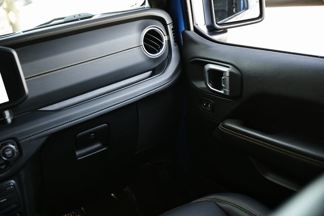2024 Jeep Wrangler Sahara photo 36