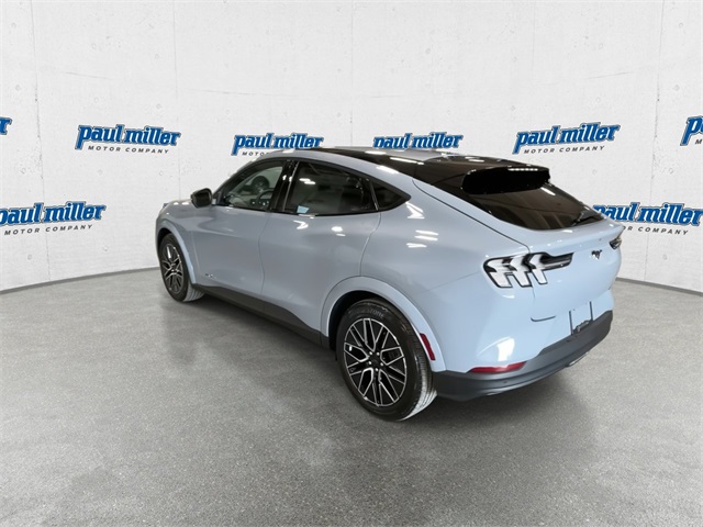 2025 Ford Mustang Mach-E Premium photo 8