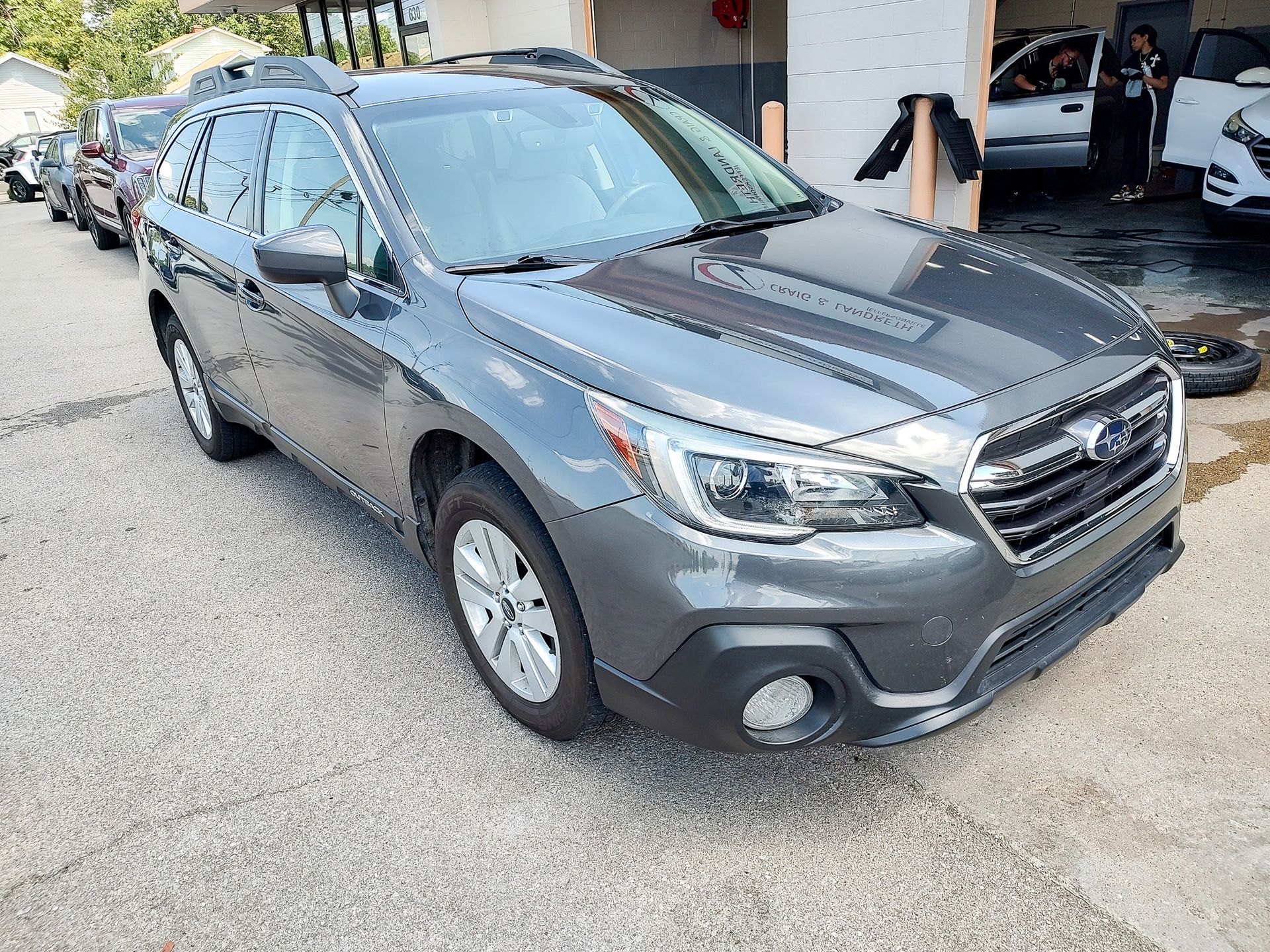 2019 Subaru Outback 2.5i Premium photo 3