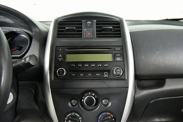 2015 Nissan Versa Note S photo 3