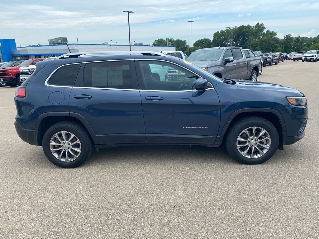 2021 Jeep Cherokee Latitude photo 2