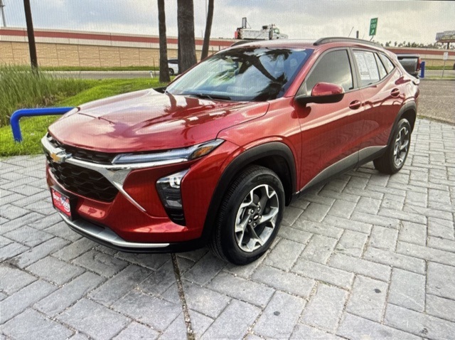 2024 Chevrolet Trax LT photo 3