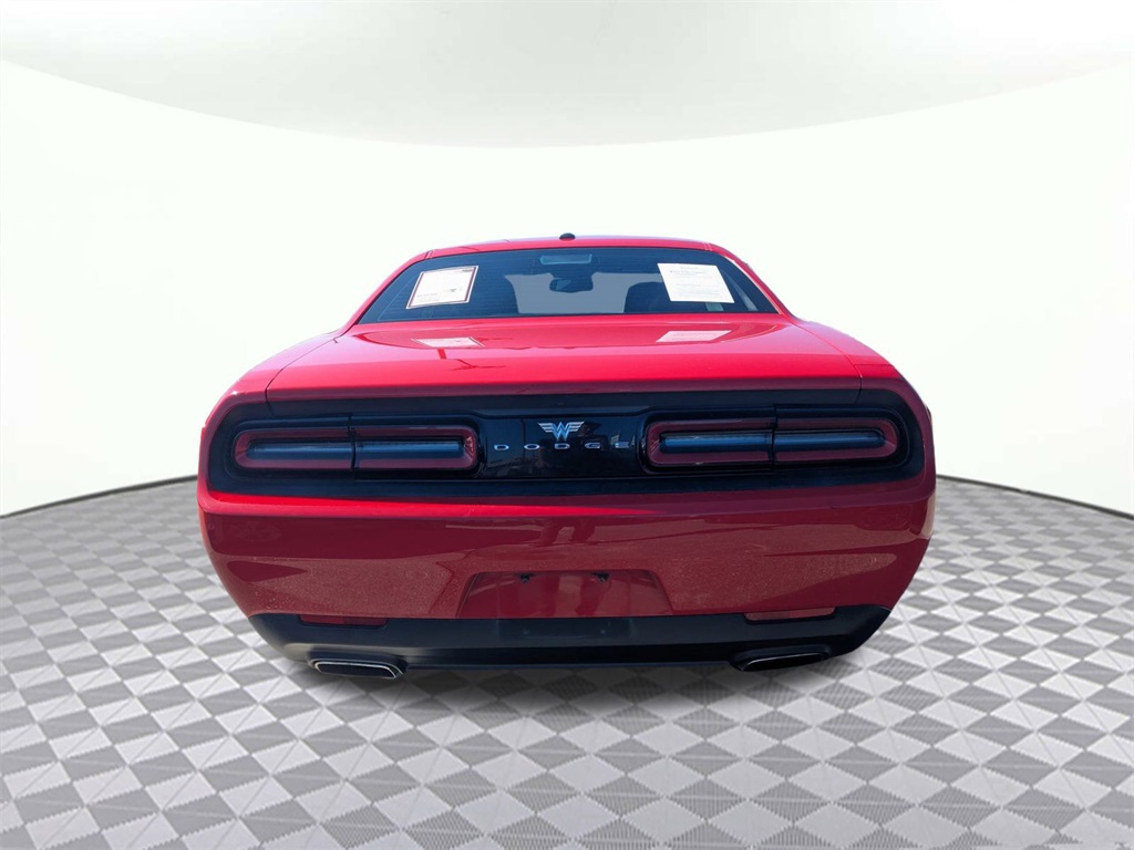 2016 Dodge Challenger SXT photo 4