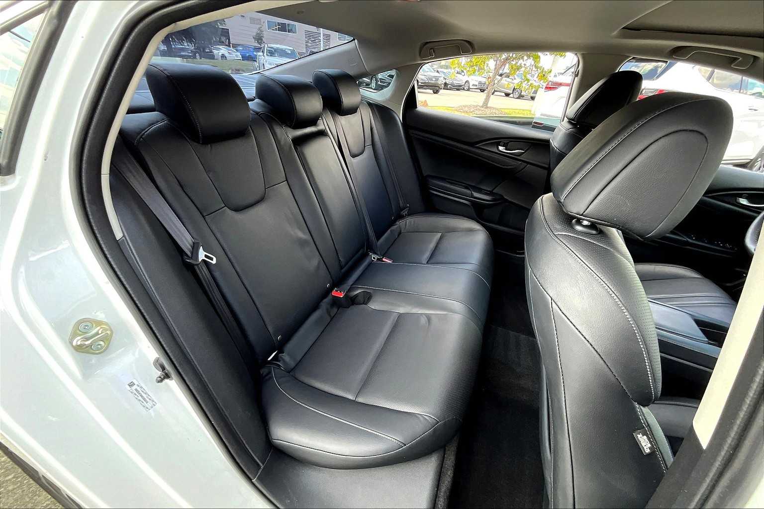 2019 Honda Insight Touring photo 17