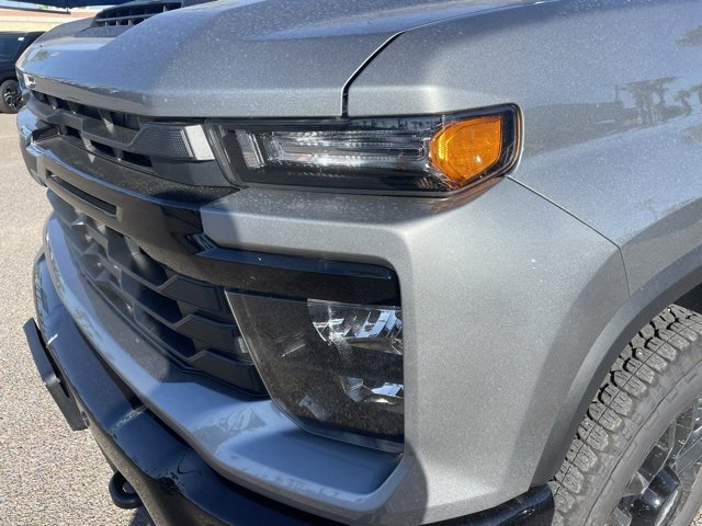 2026 Chevrolet Silverado 2500HD Custom photo 8