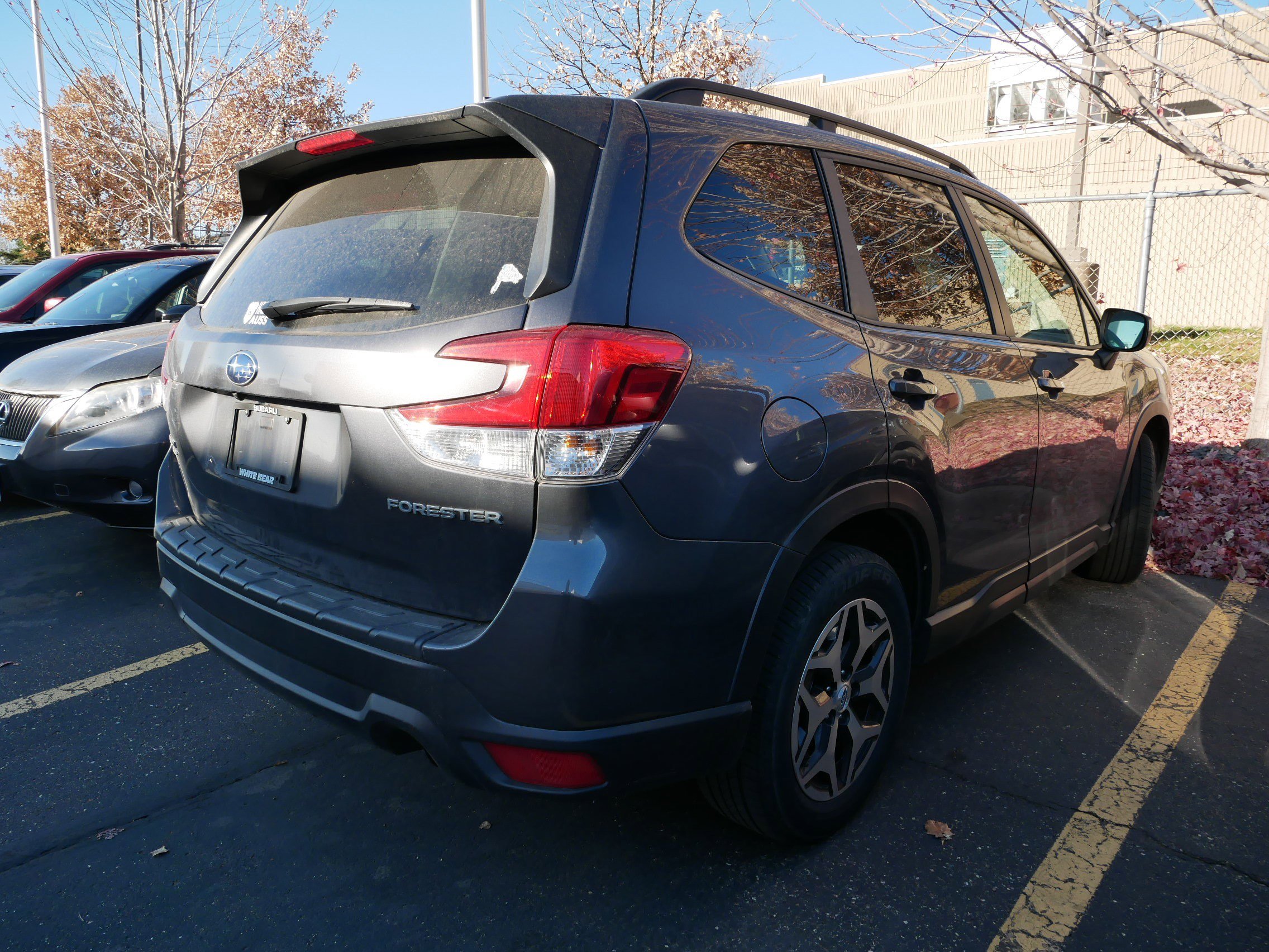 2020 Subaru Forester Premium photo 4