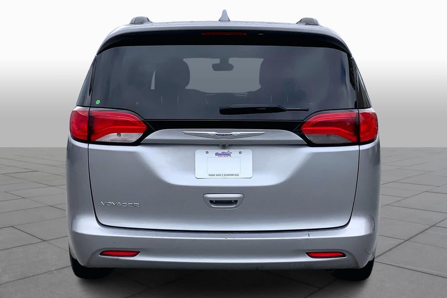2020 Chrysler Voyager LXi photo 4