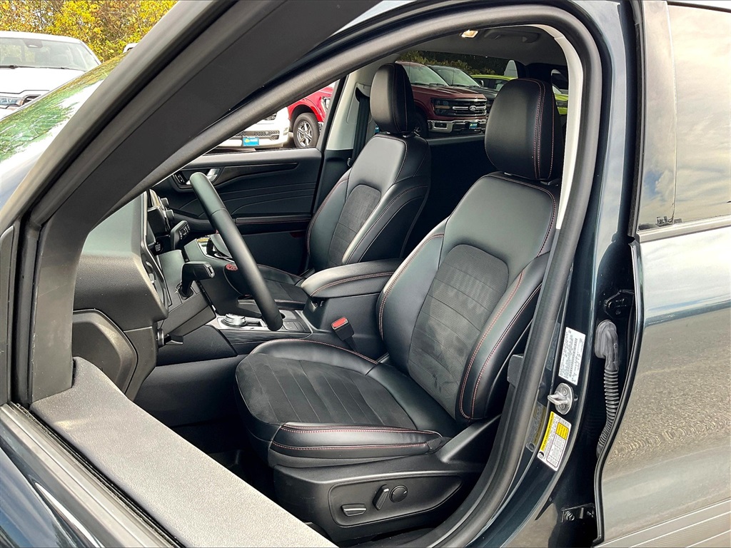 2022 Ford Escape SEL photo 7