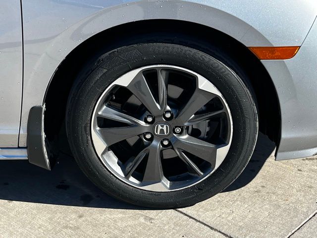 2023 Honda Odyssey Elite photo 3