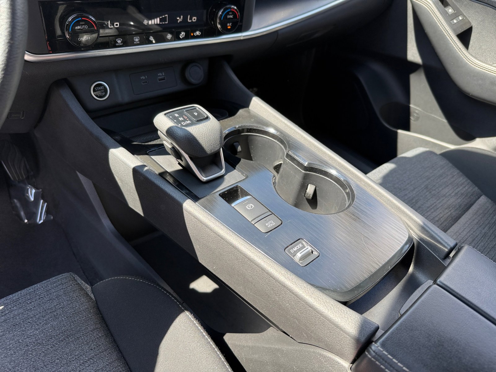 2023 Nissan Rogue SV photo 13