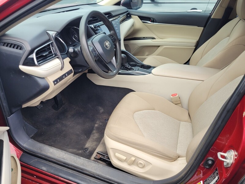 2019 Toyota Camry LE photo 4