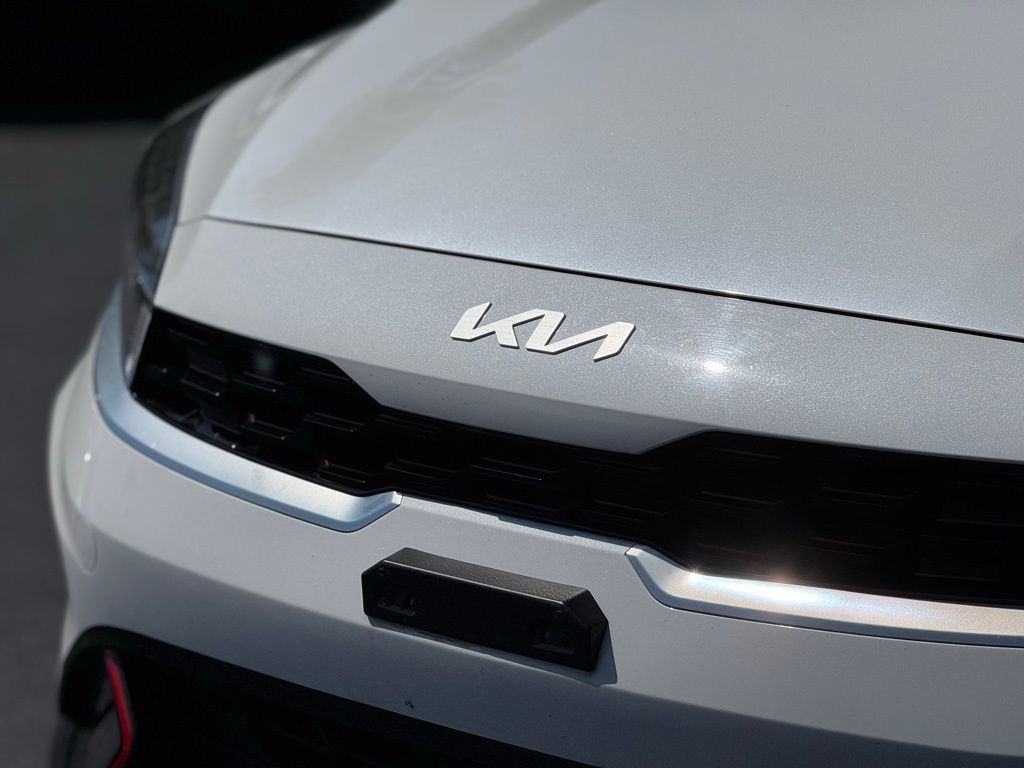 2023 Kia Forte GT-Line photo 7