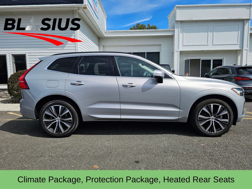 2022 Volvo XC60 B5 Momentum photo 4