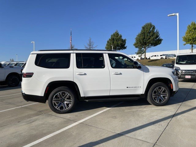 2025 Jeep Wagoneer Base photo 4