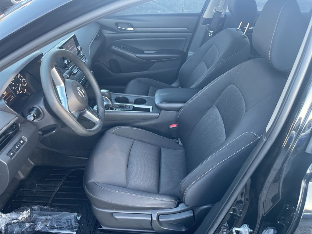 2021 Nissan Altima 2.5 S photo 12