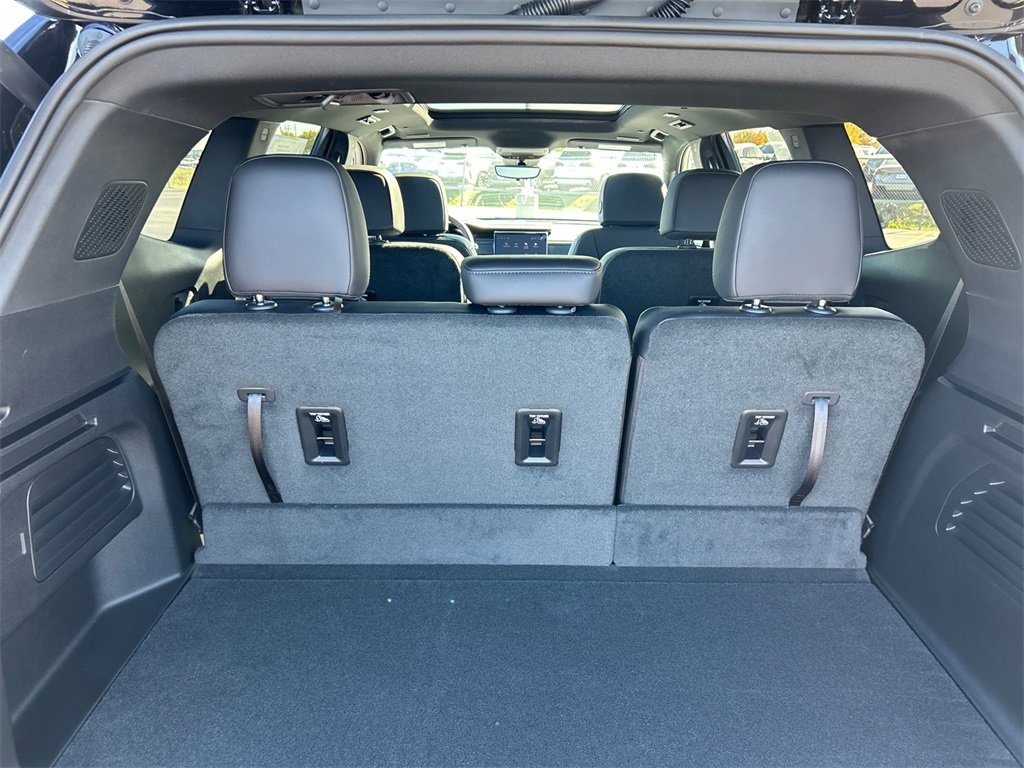 2026 GMC ACADIA - Image 32