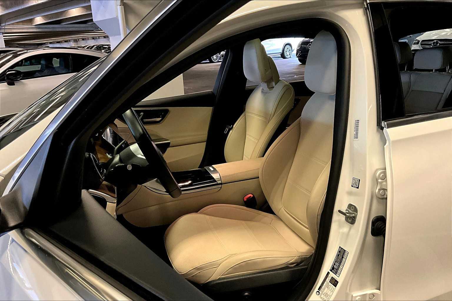 2024 Mercedes Benz C 300 photo 7