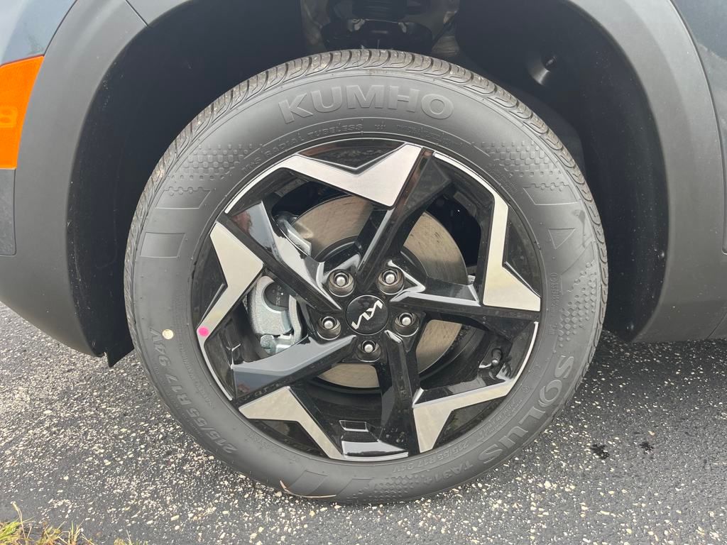 2026 Kia Seltos S photo 2