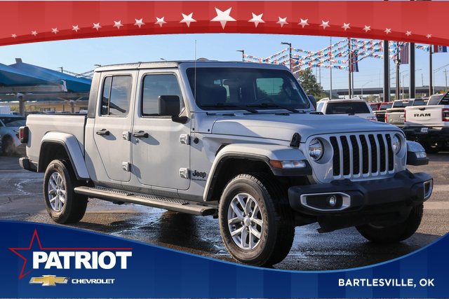 2023 Jeep Gladiator Sport S's photo