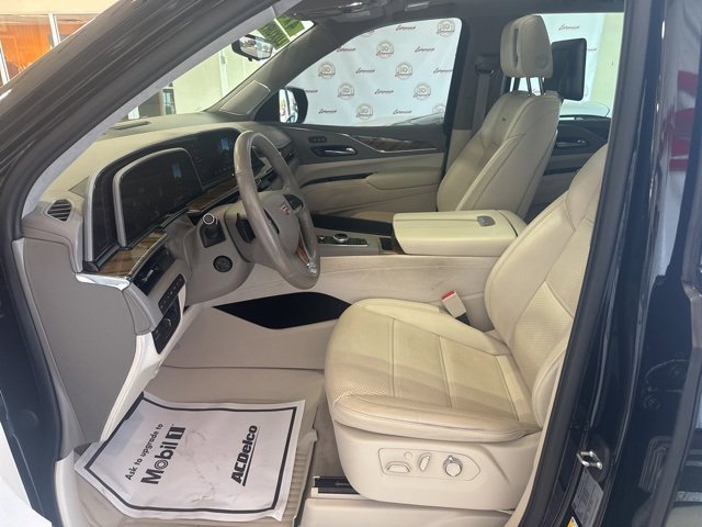 2023 Cadillac Escalade Premium Luxury Platinum photo 2