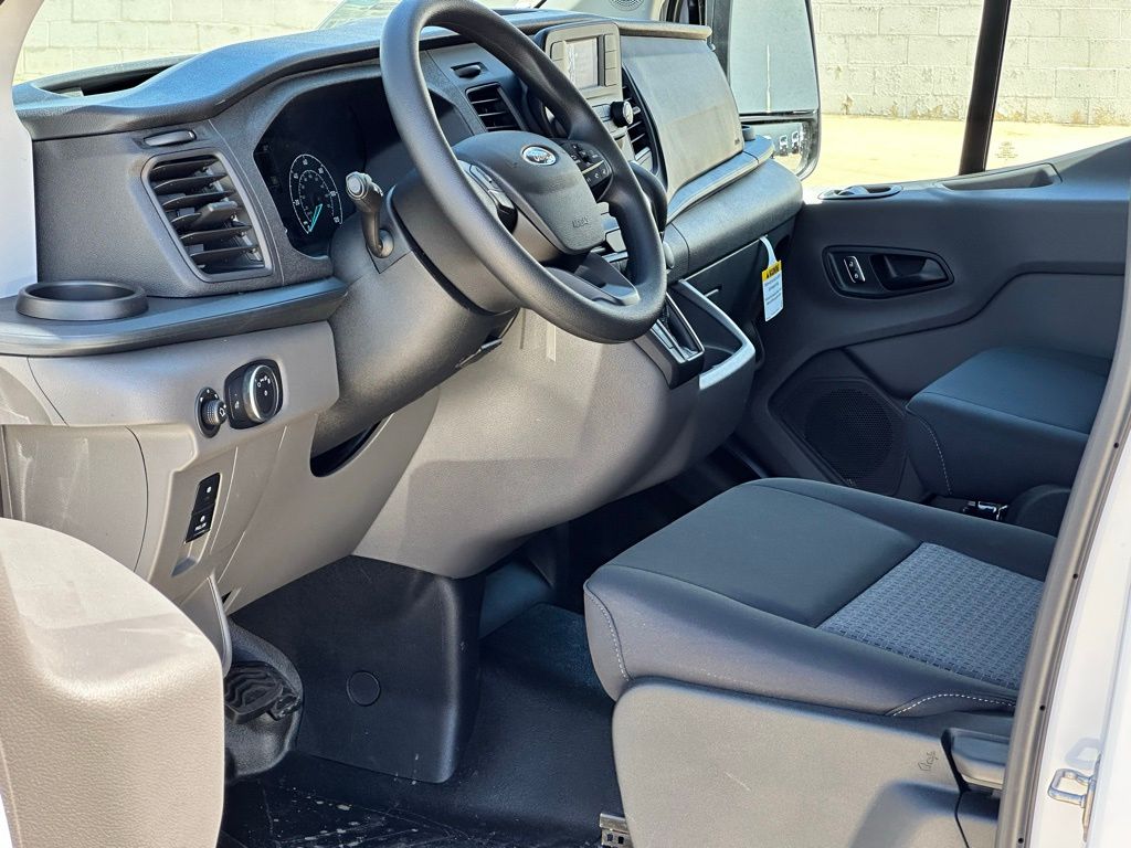 2025 Ford Transit Cargo Van photo 5