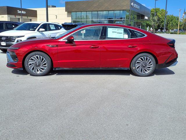 2025 Hyundai Sonata Hybrid Limited photo 2