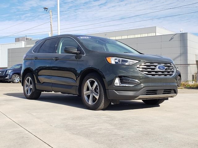 2022 Ford Edge SEL photo 2