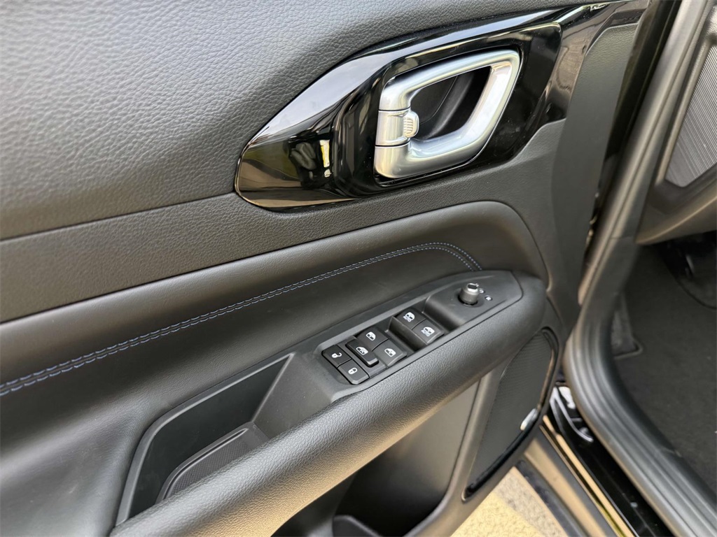2025 Jeep Compass Limited photo 24