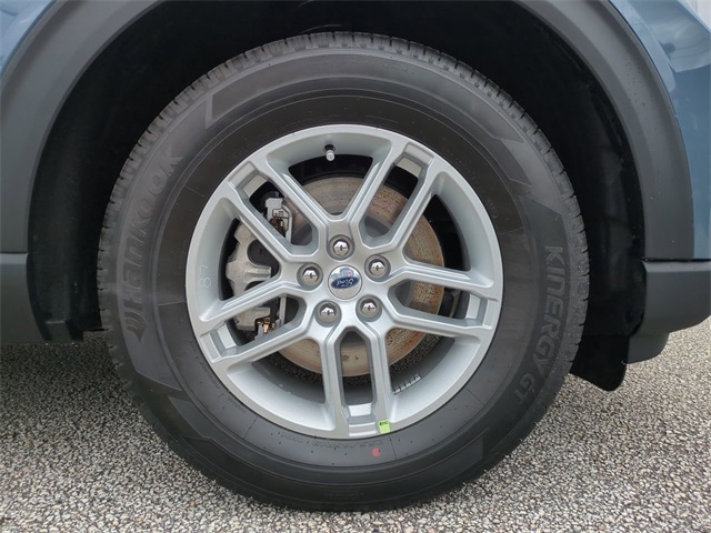 2025 Ford Explorer photo 9