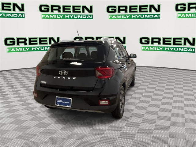 2025 Hyundai Venue SEL photo 17