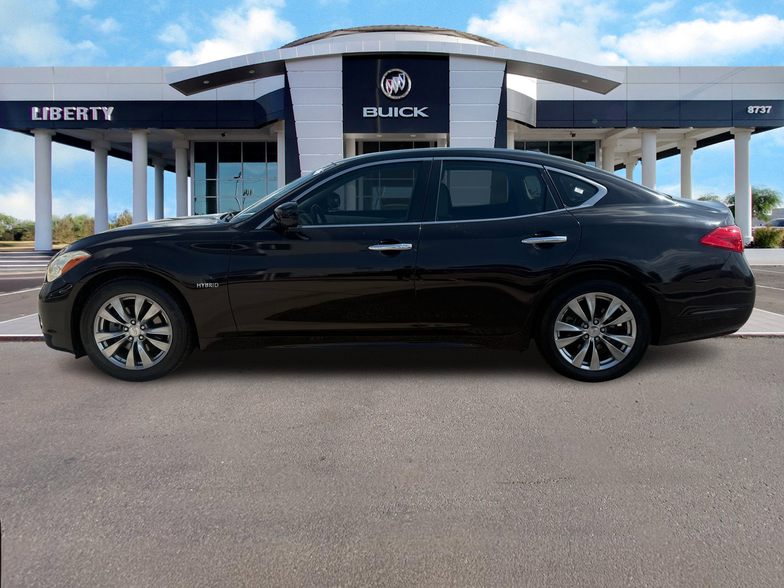 2013 Infiniti M35h photo 2