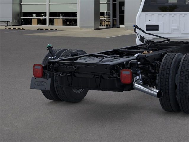 2025 Ford F-550 photo 19