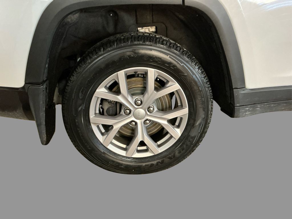 2022 Jeep Grand Cherokee Limited photo 9