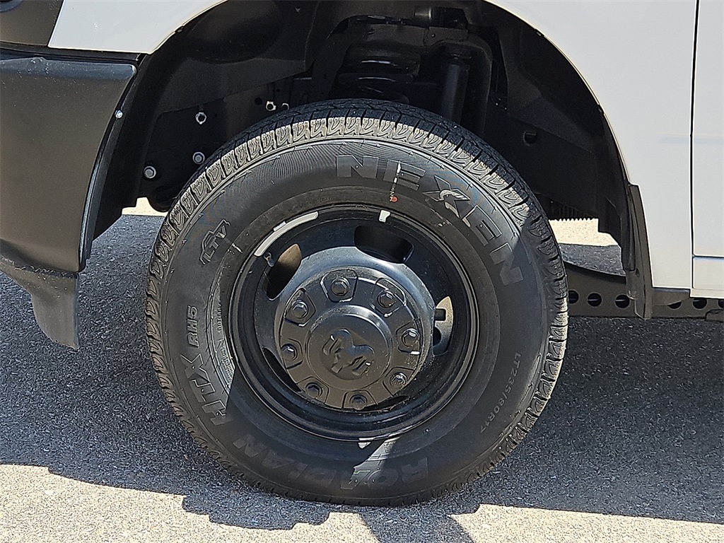 2025 Ram 3500 Tradesman photo 9
