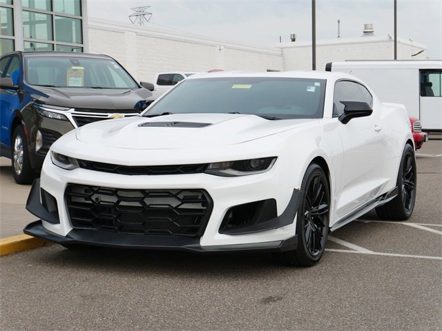 2023 Chevrolet Camaro LT1 photo 3