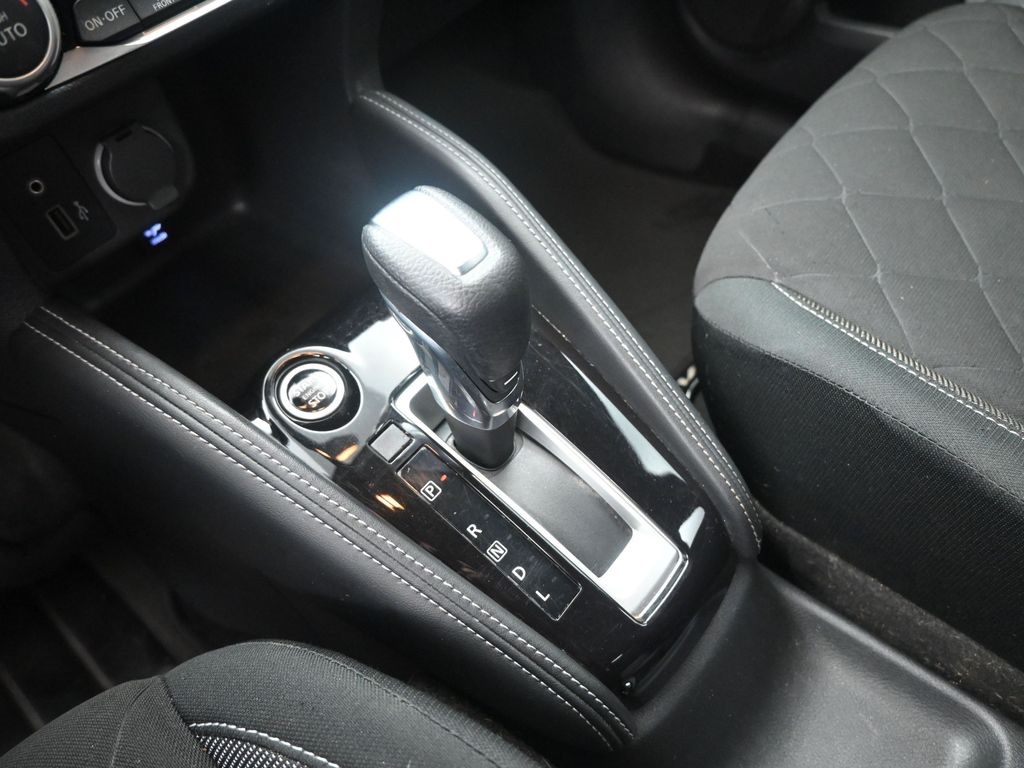 2020 Nissan Kicks SV photo 29