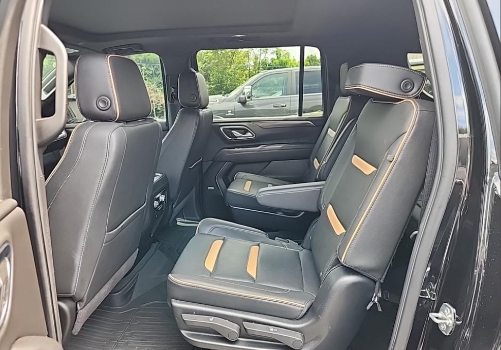 2022 Gmc Yukon XL AT4 photo 3
