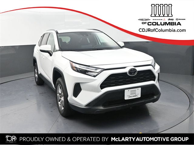 2022 Toyota RAV4 XLE's photo