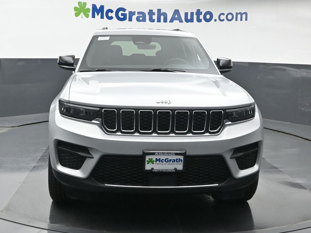 2025 Jeep Grand Cherokee Laredo X photo 2